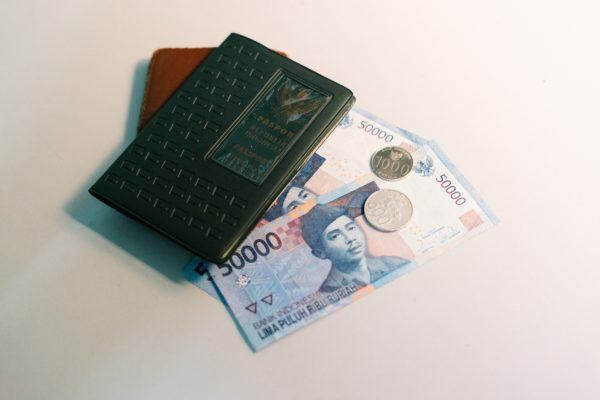 using money traveling