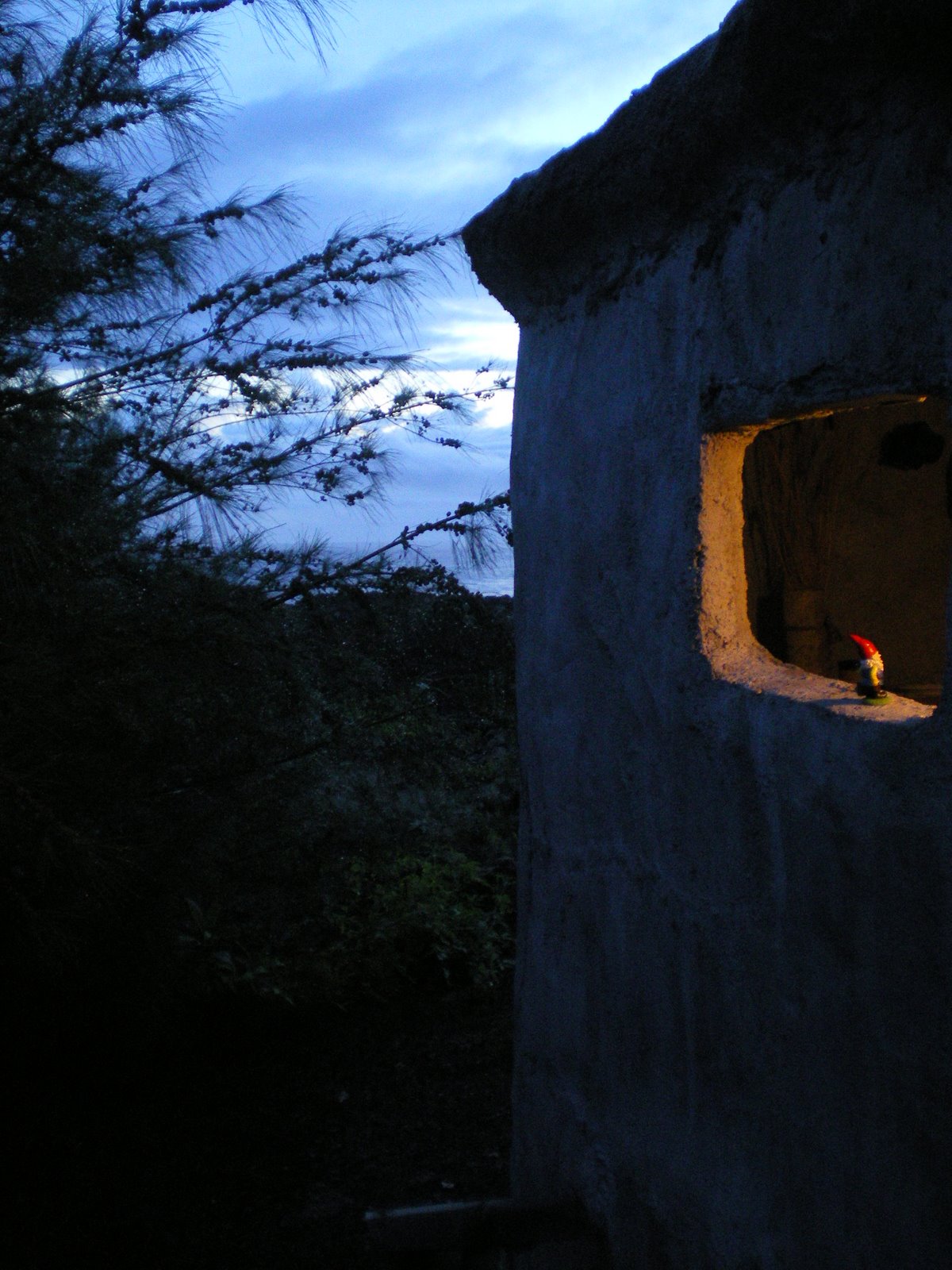 [dusk+is+a+beautiful+time+of+day+here.JPG]