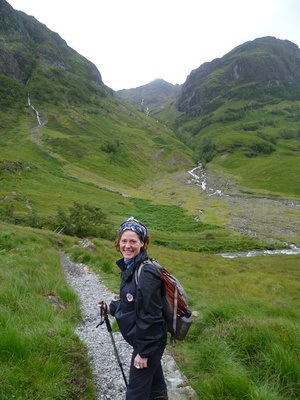 Nora Dunn of The Profesisonal Hobo, hiking in the Scottish highlands