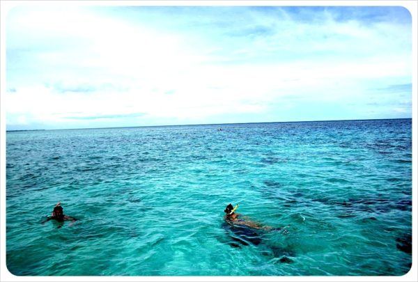 Globetrottergirls Snorkeling in the Caribbean